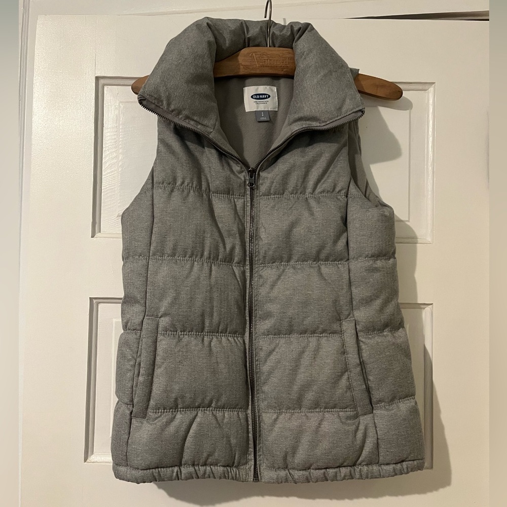 Women’s gray puffy vest size S